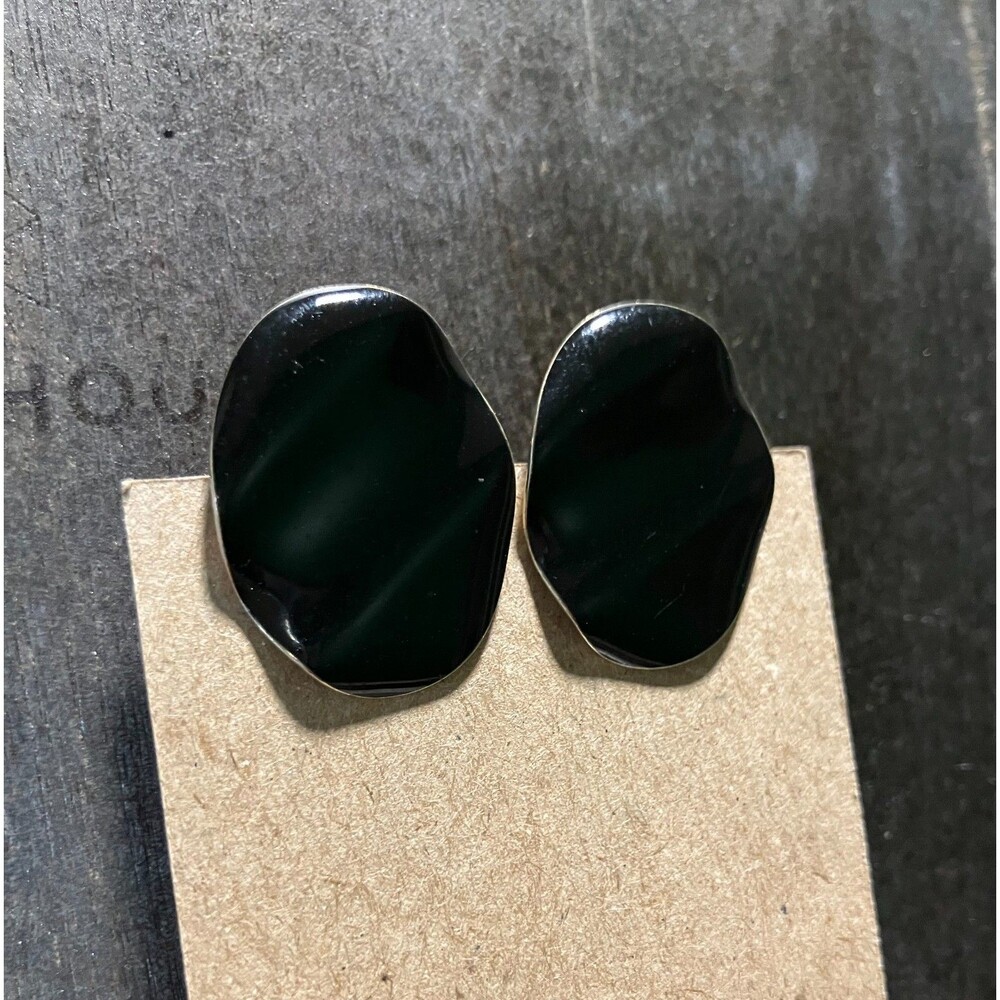 Vintage Clip-on Earrings, Wavy Oval Black Enamel, Gold tone, 1"x 3/4" Groovy